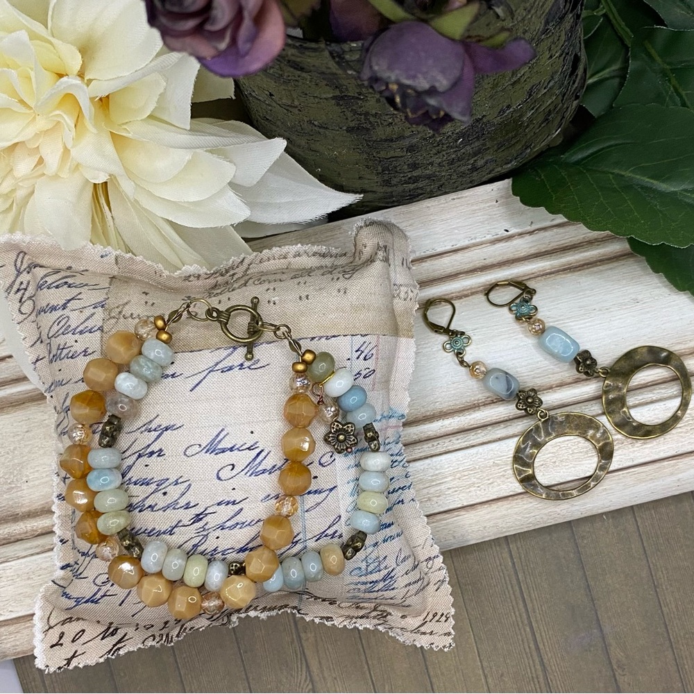 Elegant Beaded Bracelet and Earring Set